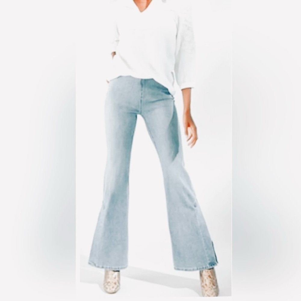 Soft Surroundings Like New Ultimate Flare Side Split Pull-on Jeans Light Wash S